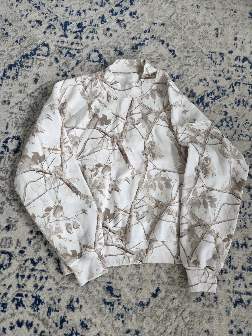 Abercrombie & Fitch Cream Sweatshirt. Size Small Flower Camo